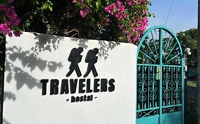 Hostal & Cafe Travelers